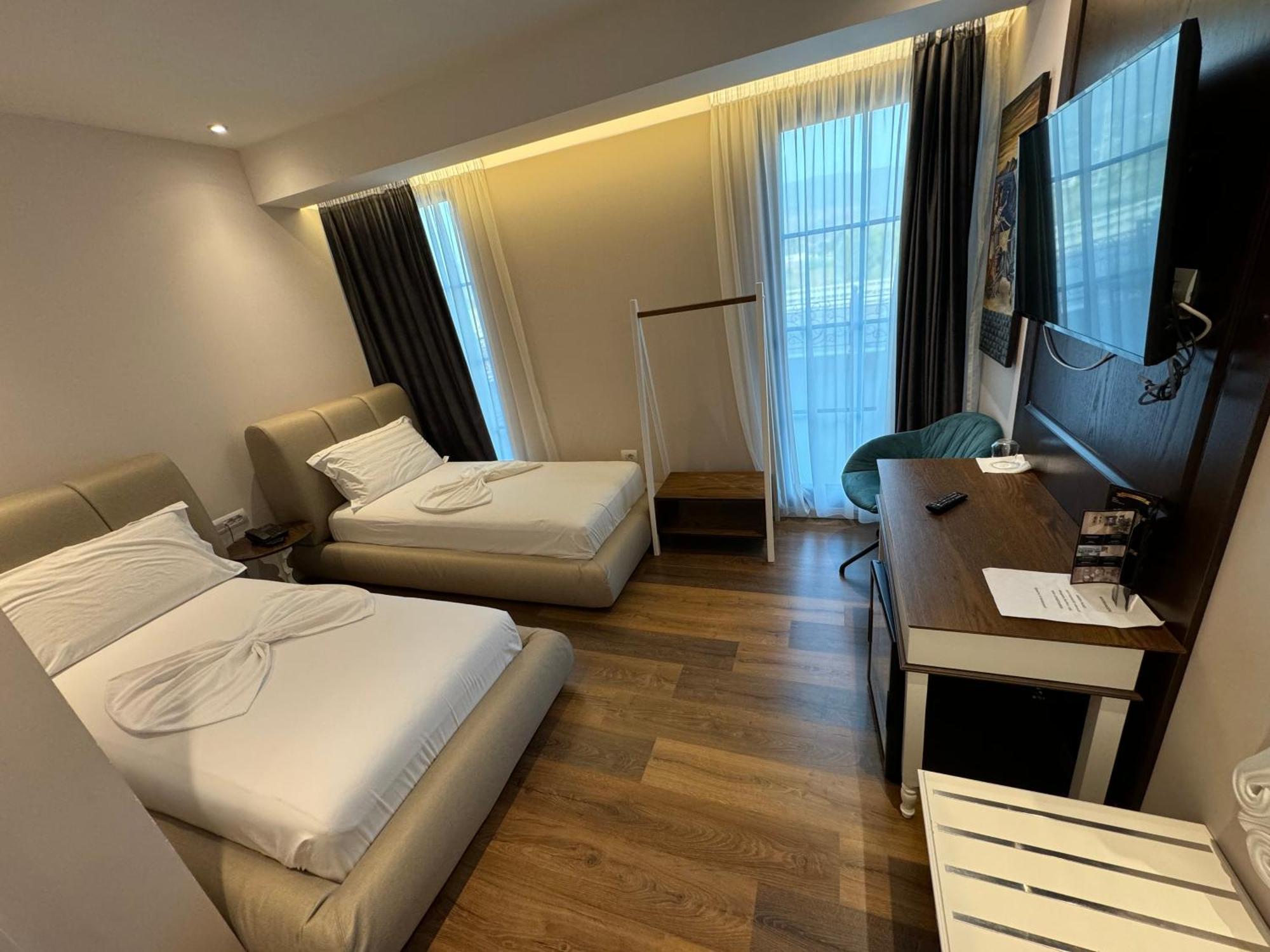 Arberia Palace Hotel Fushe Milot Eksteriør billede